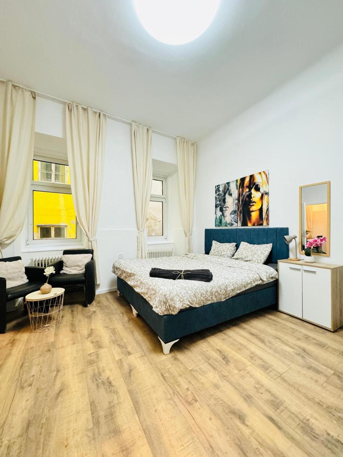 Comfortable 5br Shared 10 Minute Walk To Matzleinsdorfer Platz Apartamento *