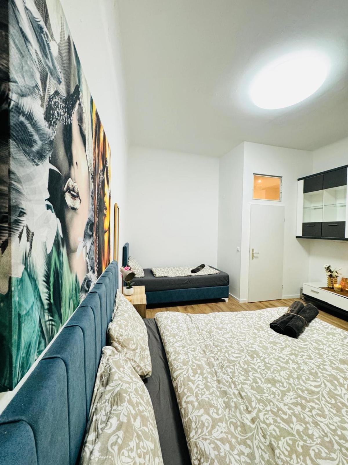 Comfortable 5br Shared 10 Minute Walk To Matzleinsdorfer Platz * Viena