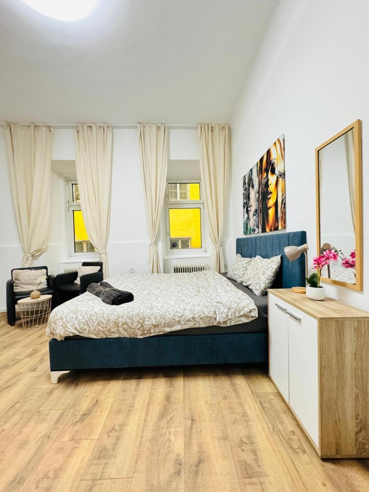 Apartamento Comfortable 5br Shared 10 Minute Walk To Matzleinsdorfer Platz Viena