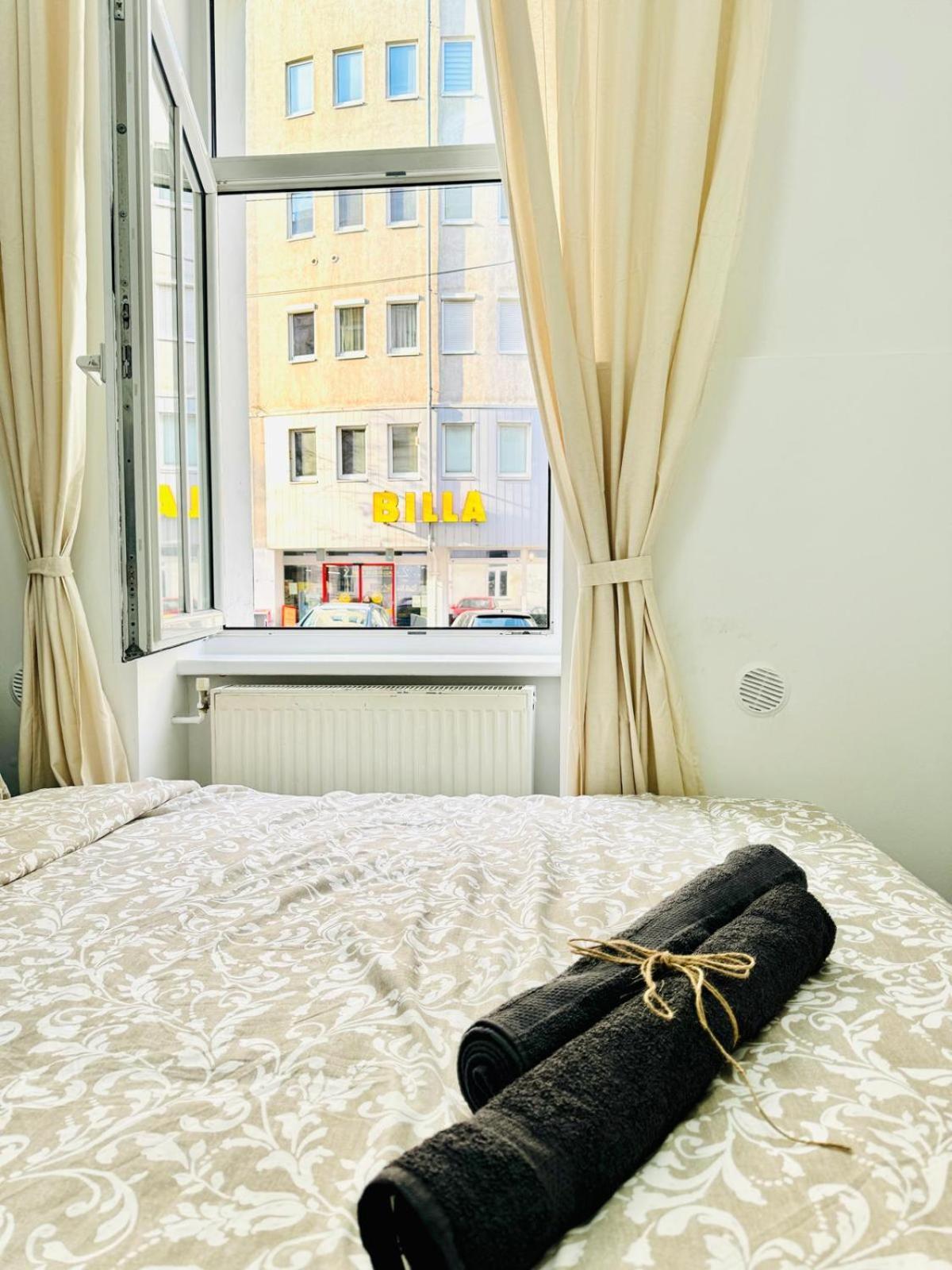 Comfortable 5br Shared 10 Minute Walk To Matzleinsdorfer Platz Apartamento Viena