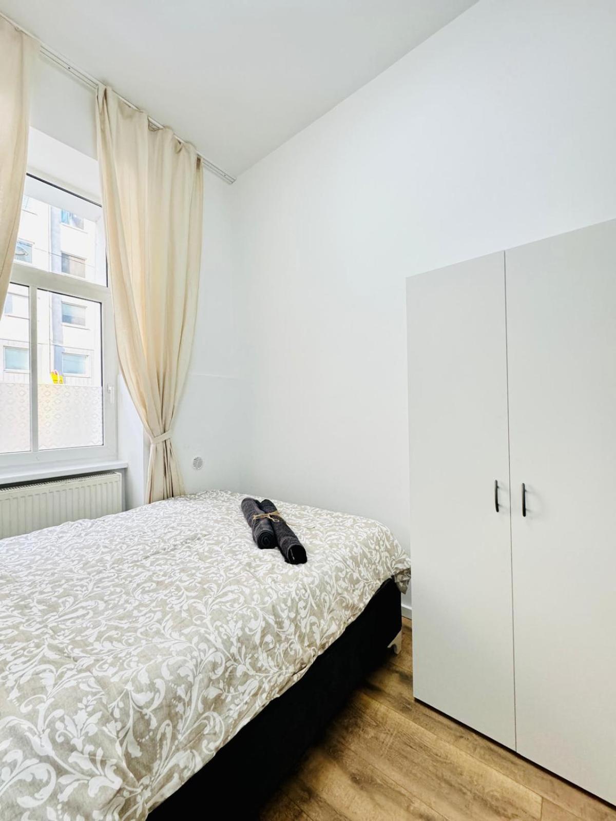 Apartamento Comfortable 5br Shared 10 Minute Walk To Matzleinsdorfer Platz Viena