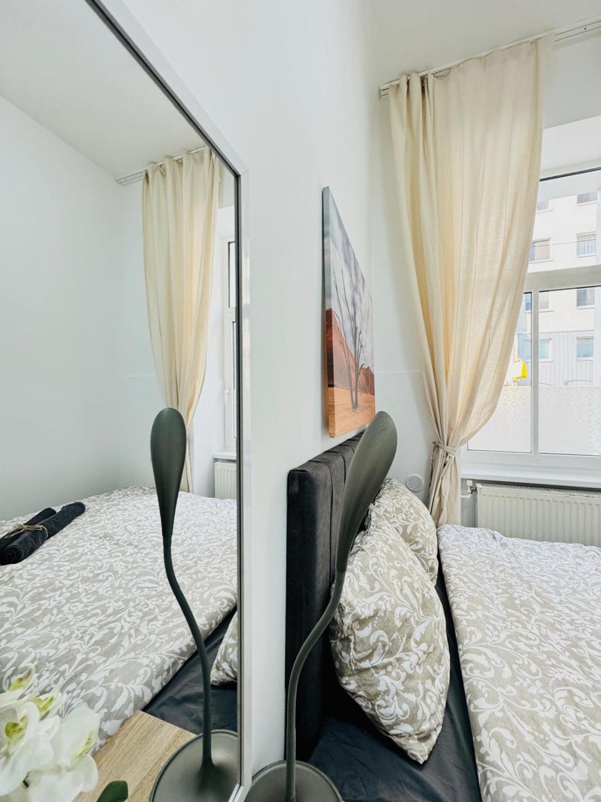 Comfortable 5br Shared 10 Minute Walk To Matzleinsdorfer Platz * Viena