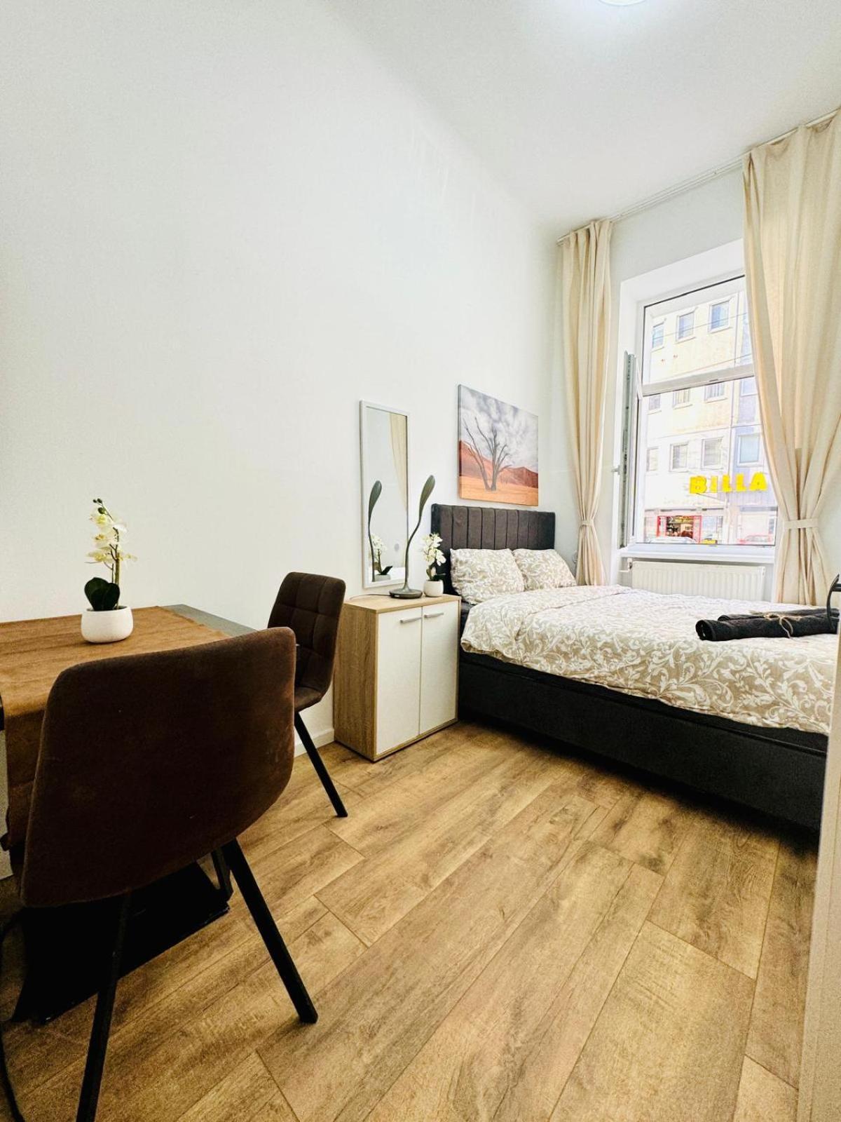 Comfortable 5br Shared 10 Minute Walk To Matzleinsdorfer Platz Apartamento