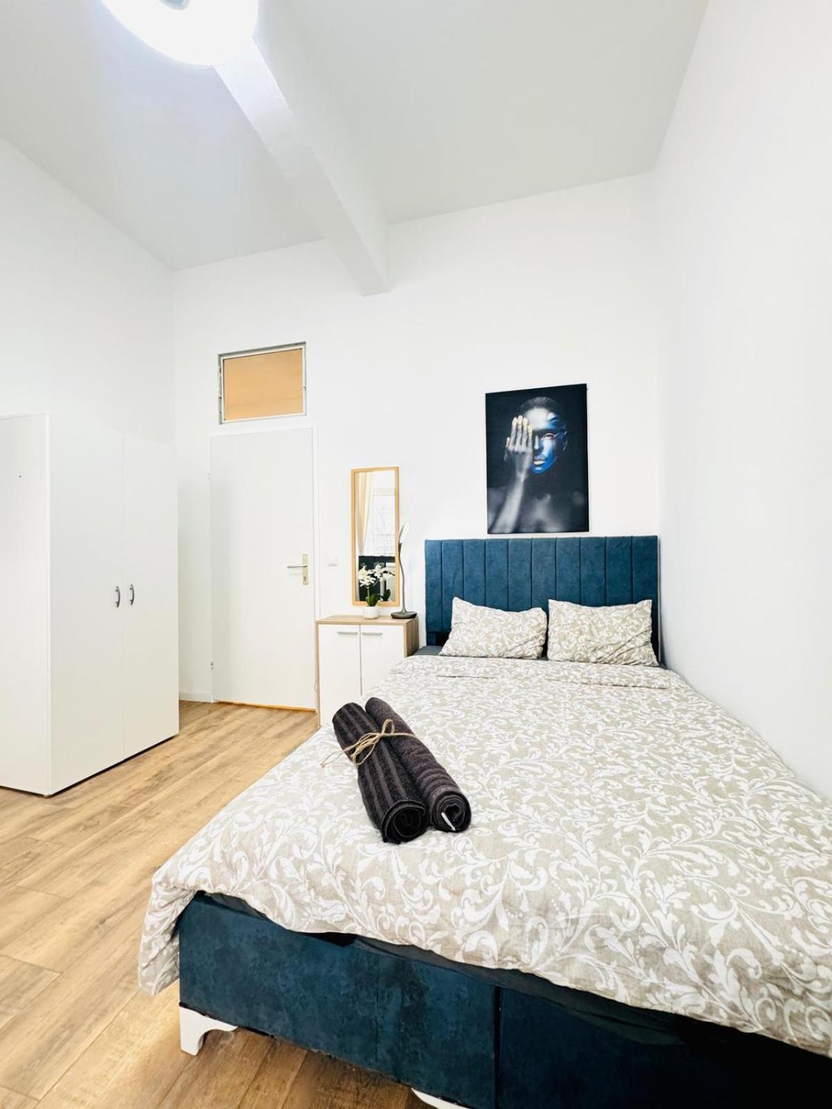 Comfortable 5br Shared 10 Minute Walk To Matzleinsdorfer Platz Viena