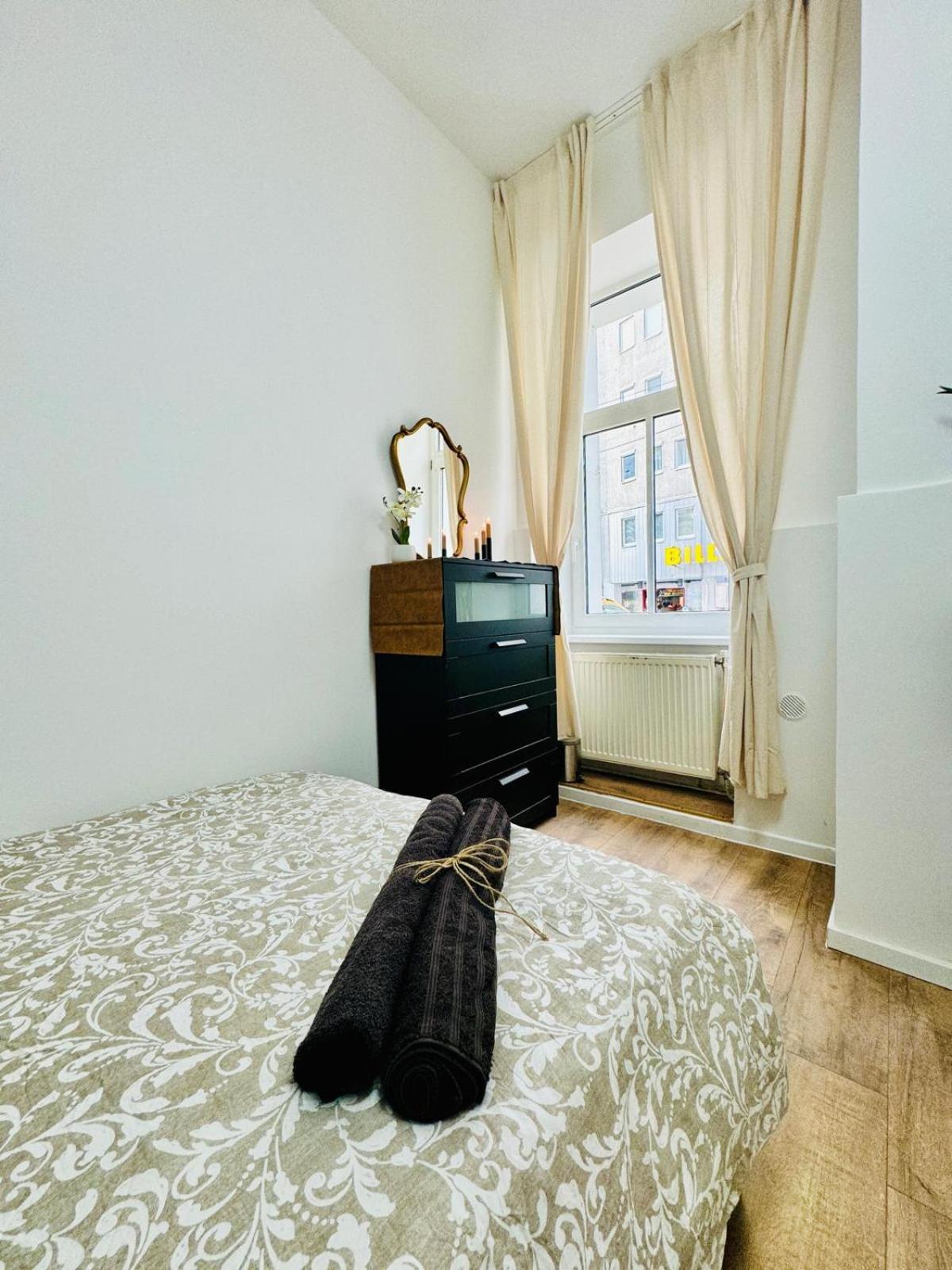 Apartamento Comfortable 5br Shared 10 Minute Walk To Matzleinsdorfer Platz