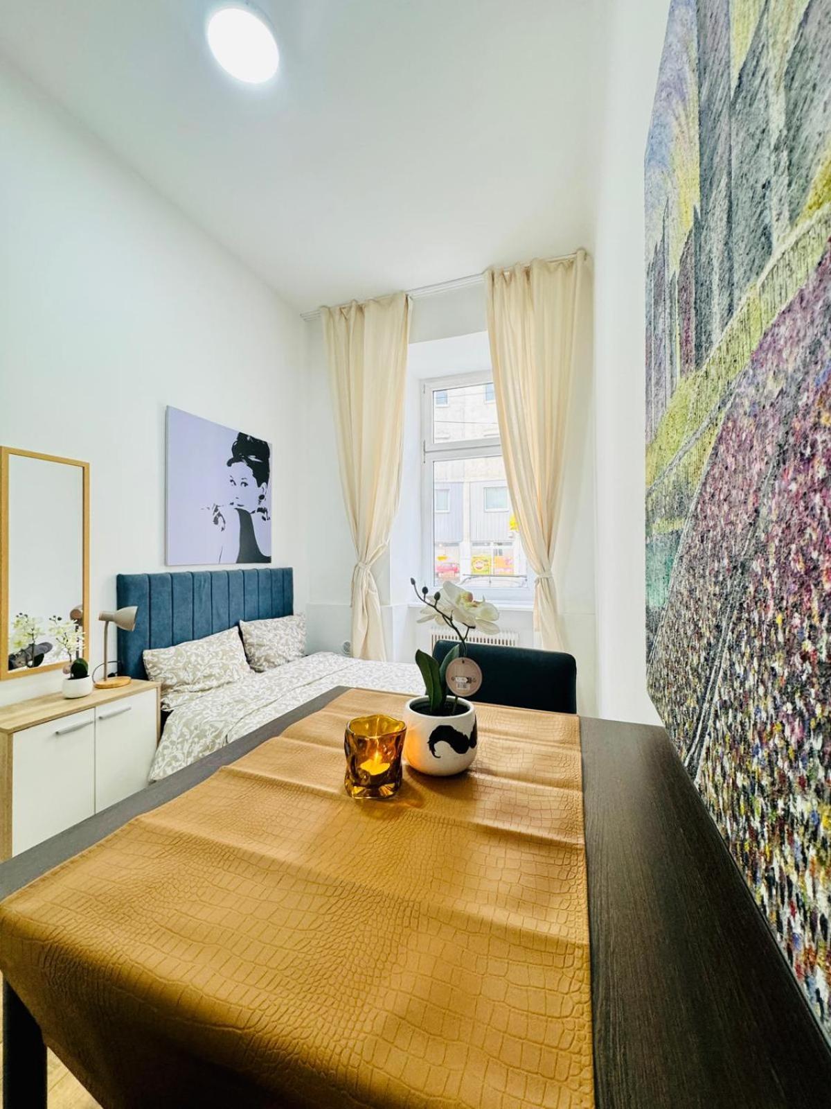 Comfortable 5br Shared 10 Minute Walk To Matzleinsdorfer Platz Apartamento Viena