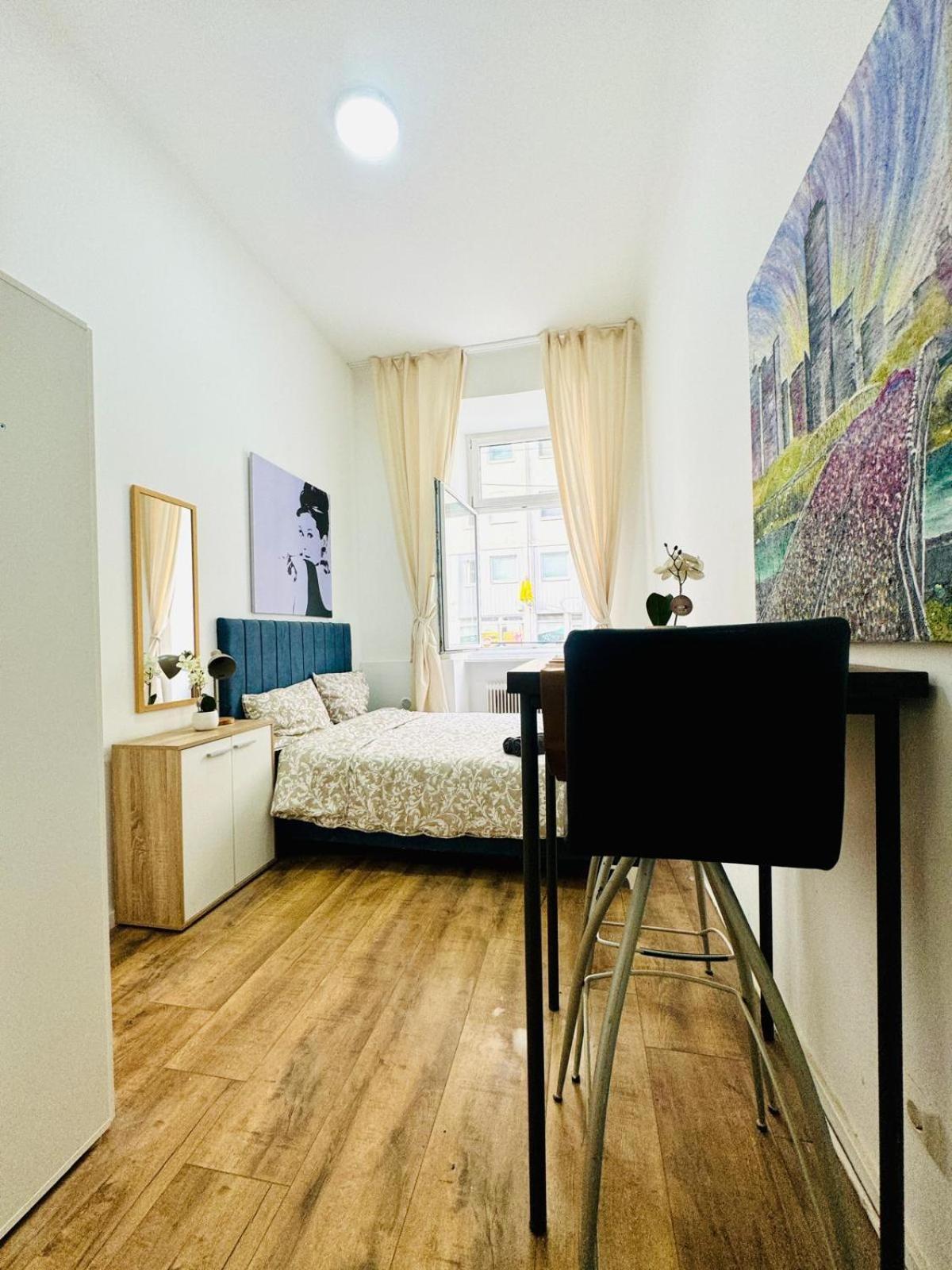 Comfortable 5br Shared 10 Minute Walk To Matzleinsdorfer Platz Apartamento *