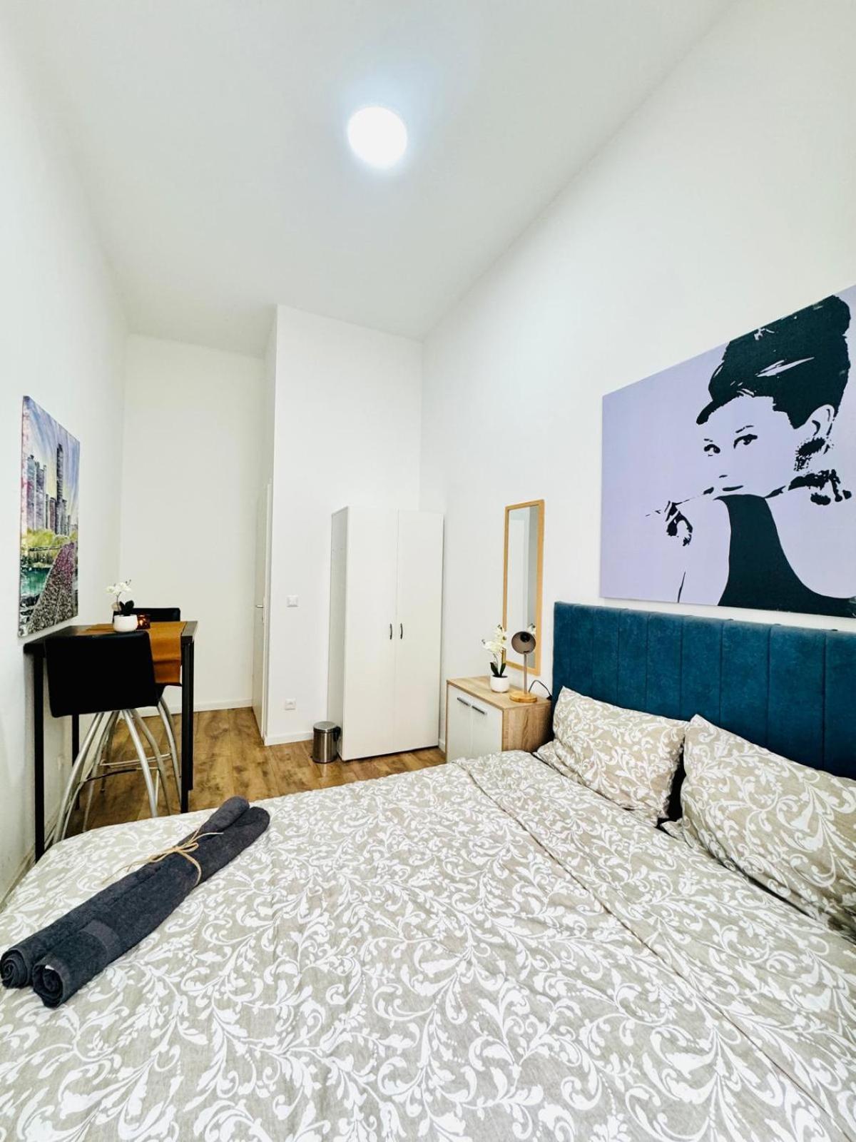 Apartamento Comfortable 5br Shared 10 Minute Walk To Matzleinsdorfer Platz *