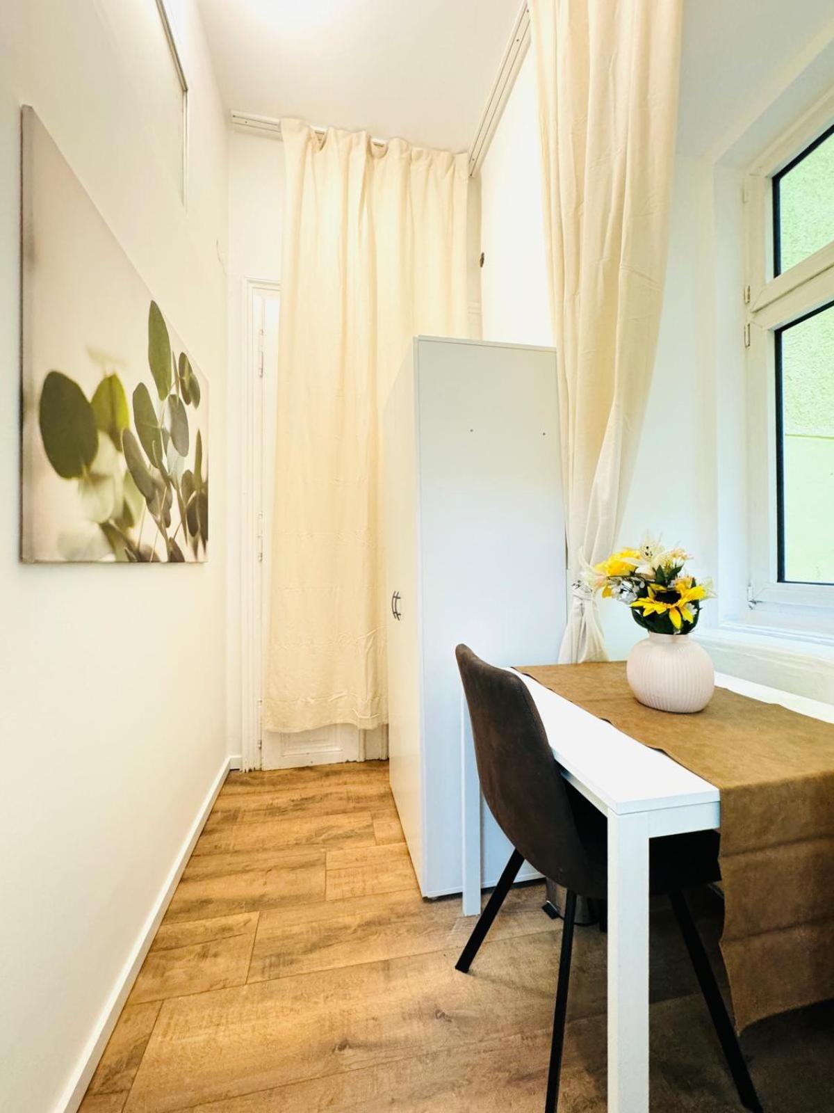 Appartamento Comfortable 5br Shared 10 Minute Walk To Matzleinsdorfer Platz
