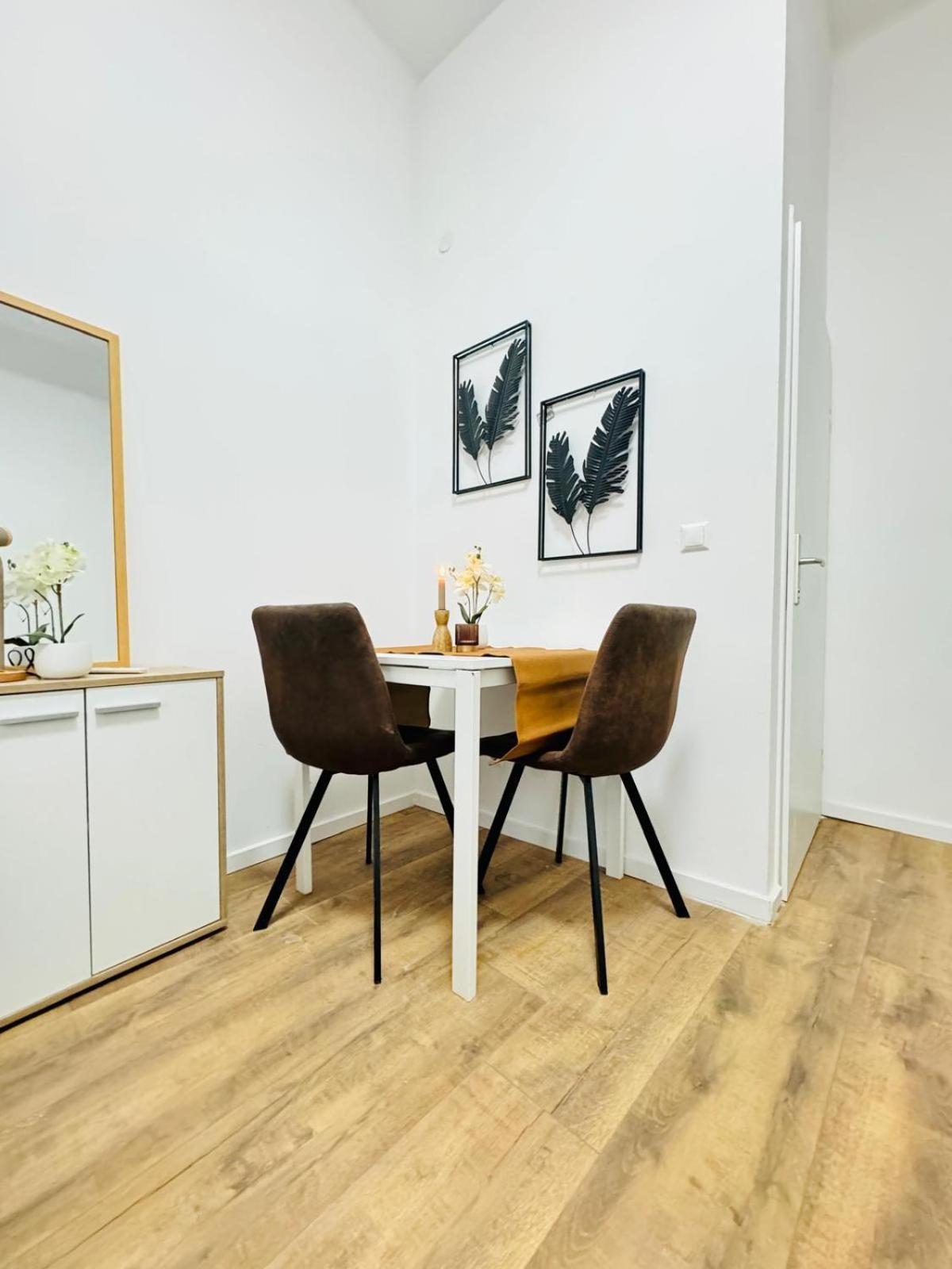 Apartamento Comfortable 5br Shared 10 Minute Walk To Matzleinsdorfer Platz *